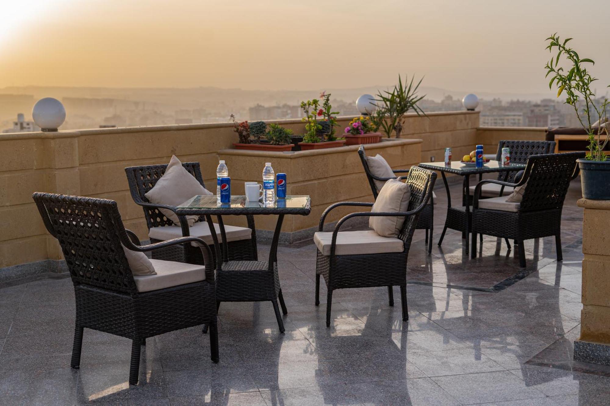 Gardenia Pyramids view inn Nazlet el-Sîsi Exteriör bild